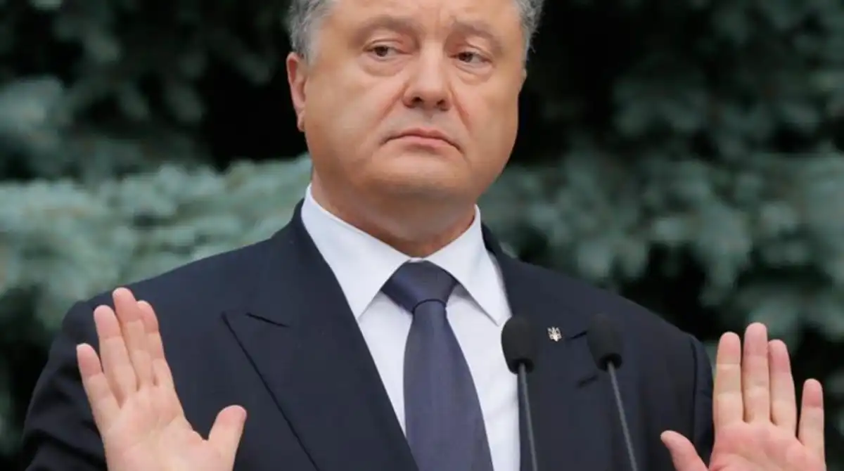 До Порошенка пропонують застосувати санкції: “створював Партію регіонів, торгував у війну з Росією”, – петиція