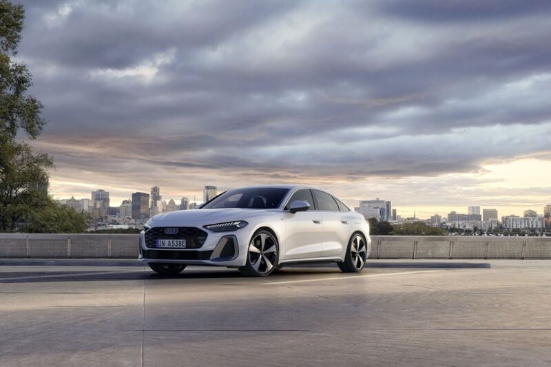 Audi показала нові плагін-гібридні A5