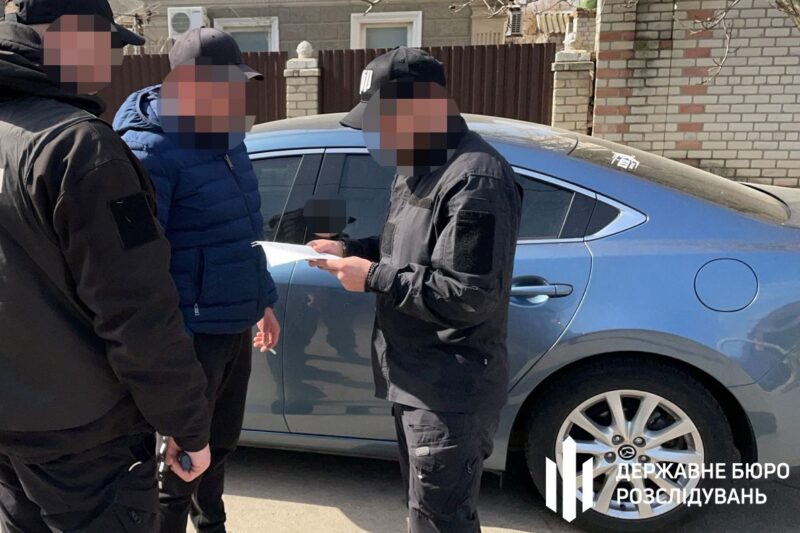 Бізнес на виплаті “бойових”: викрили військових посадовців