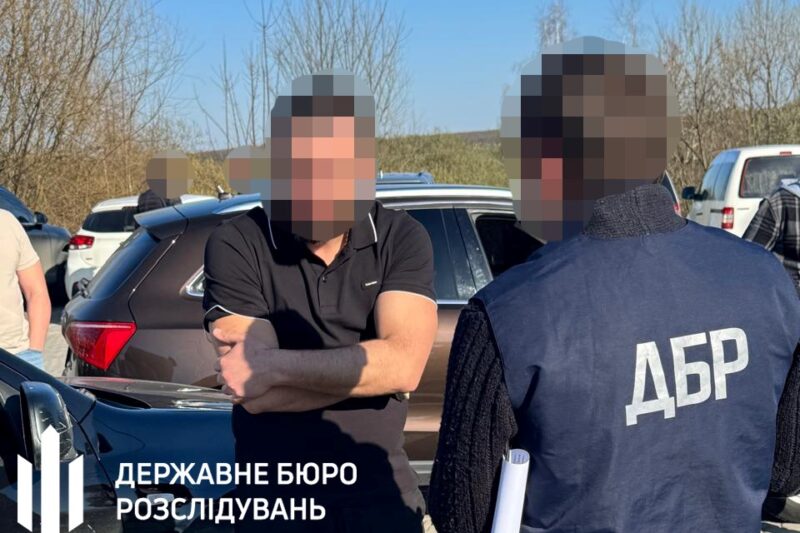 На Львівщині викрили адвоката за допомогу ухилянту