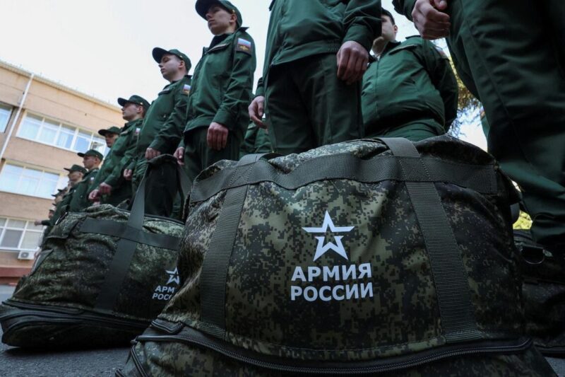 Путін оголосив наймасовіший призов за 14 років