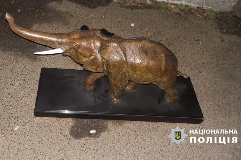У Києві спіймали домушника, що вкрав статуетки на 200 тис. грн