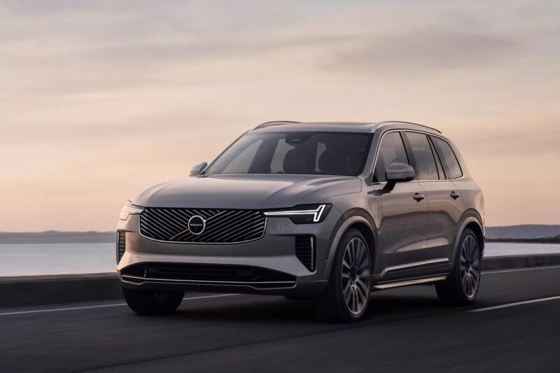Volvo відкликає гібріди в США через ризик пожежі