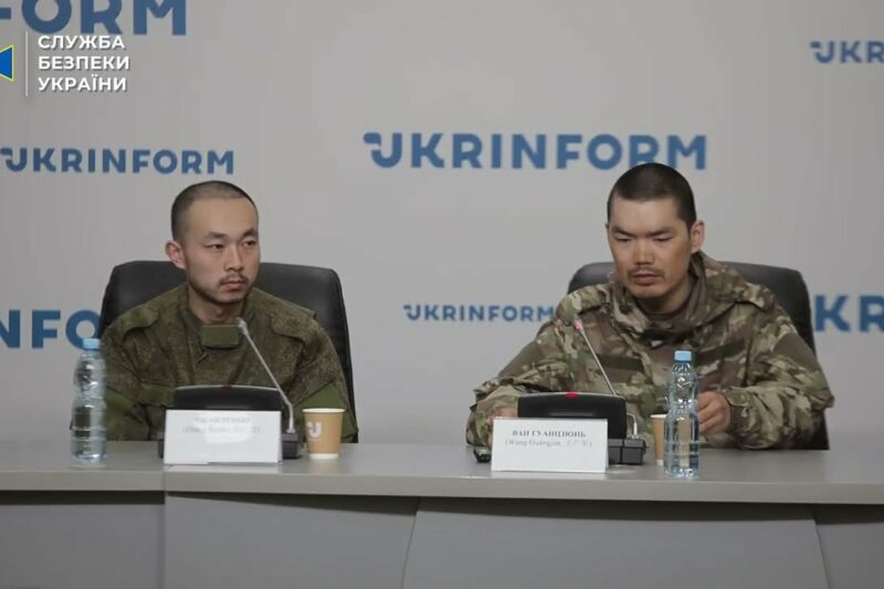 На пресконференції, організованій СБУ, військовополонені з КНР попросили організувати їхній обмін