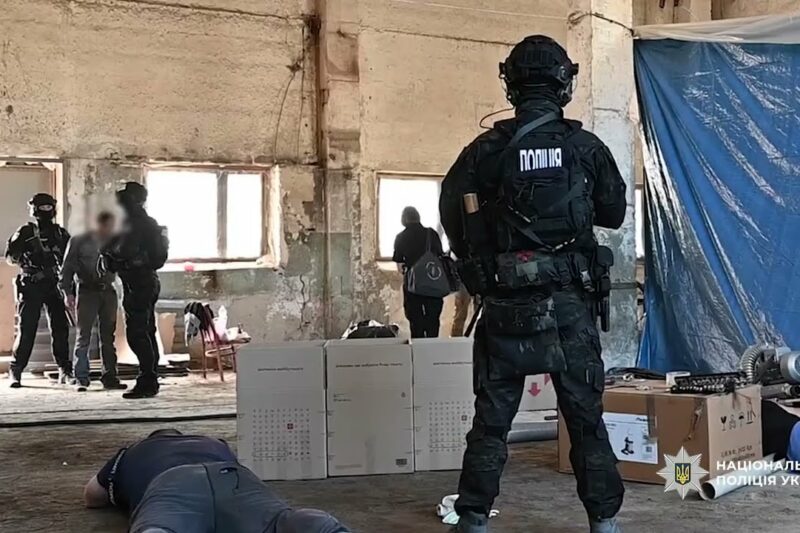 На лаві підсудних опинилася злочинна організація підпільних виробників тютюну