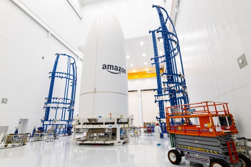 Amazon запускає перші 27 супутників для власної інтернет-мережі