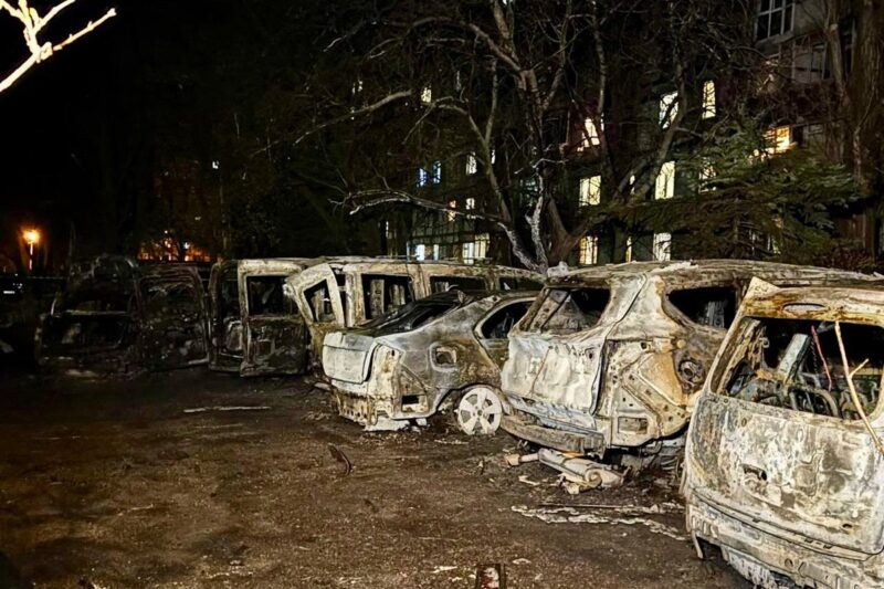 Атака дронів на Дніпро: з’явилися фото наслідків