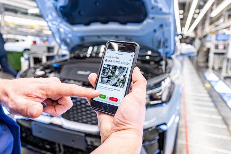 BMW починає використання штучного інтелекту для перевірки якості авто
