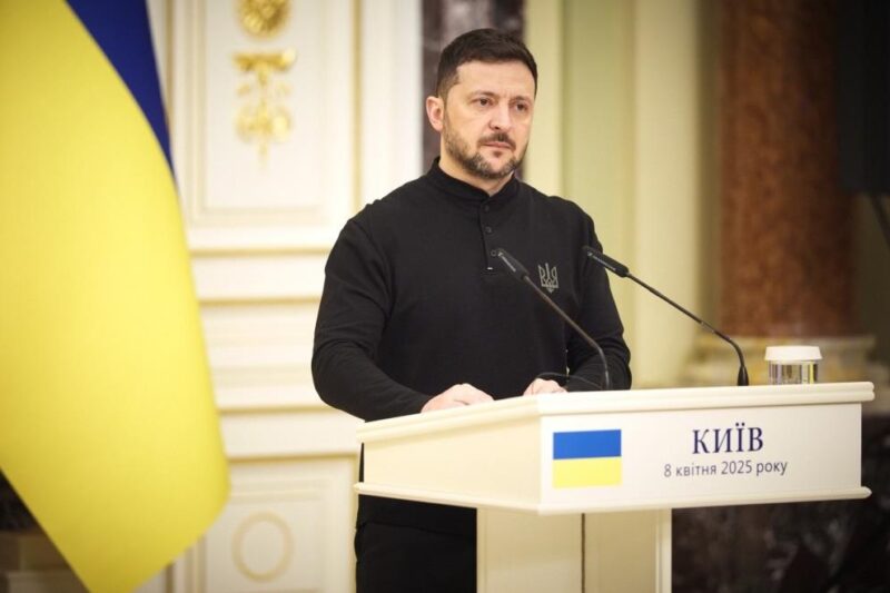 Китай підтримує вторгнення Росії – Зеленський