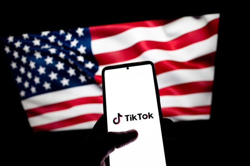 Китай призупинив угоду з продажу активів TikTok через мита Трампа – ЗМІ