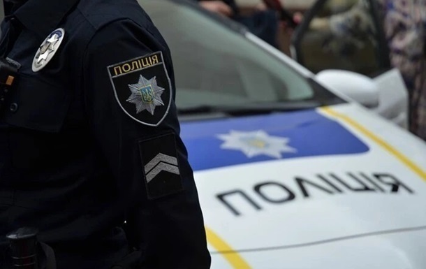 Новини України - Молодь влаштувала танці біля алеї загиблих Героїв на Рівненщині