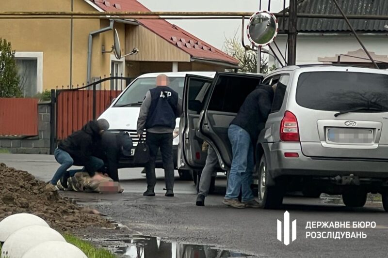 На Закарпатті викрили схему поборів у військовій частині