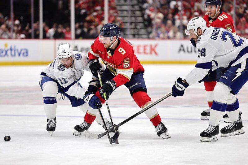 Плей-оф НХЛ: Флорида поступилася Тампі, Колорадо переміг Даллас