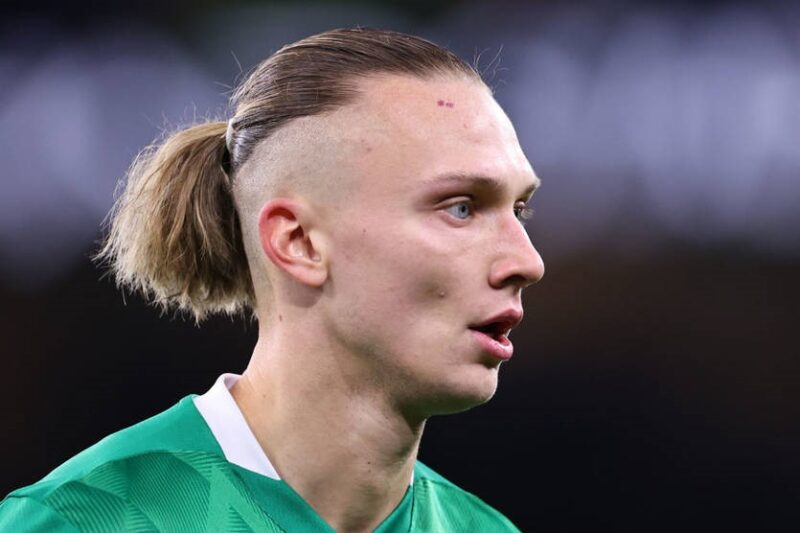 Плімут перемагає завдяки асисту Таловєрова