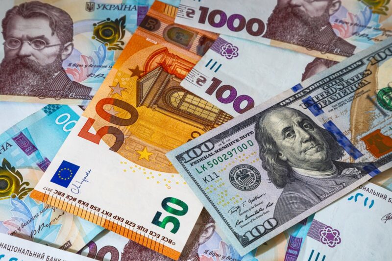 Прямі іноземні інвестиції в Україну скоротились більш як на чверть