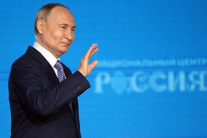 Путін готовий до переговорів без умов – Кремль