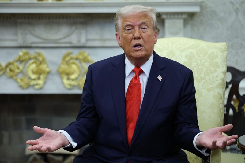 Трамп продовжив заборону РФ на вхід у порти США