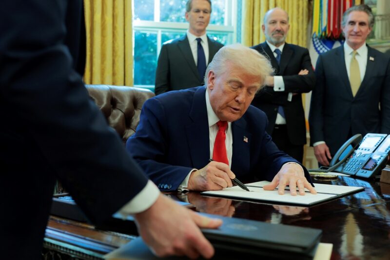 Трамп спростив експорт американської зброї