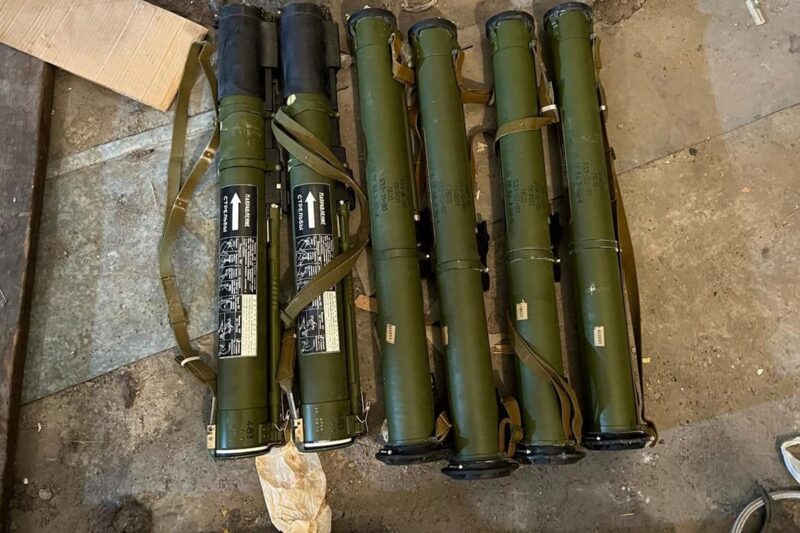 У Києві виявили великий сховок зі зброєю