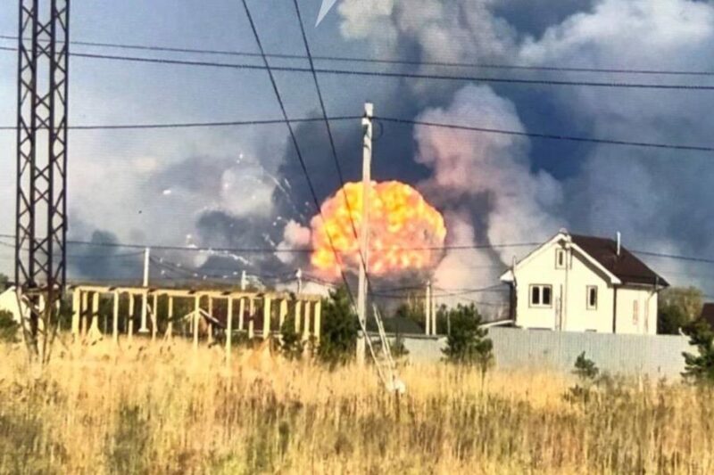 У Москві назвали “причину” вибухів на 51 арсеналі