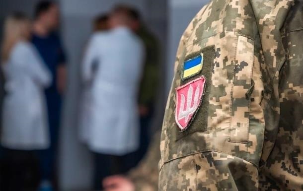 У Ніжині невідомі побили військового