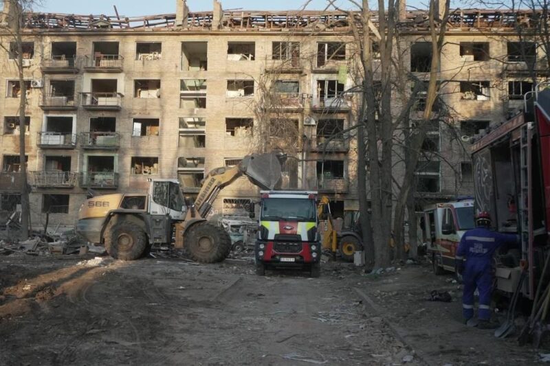 В Києві завершили рятувальну операцію на місці руїн будинку