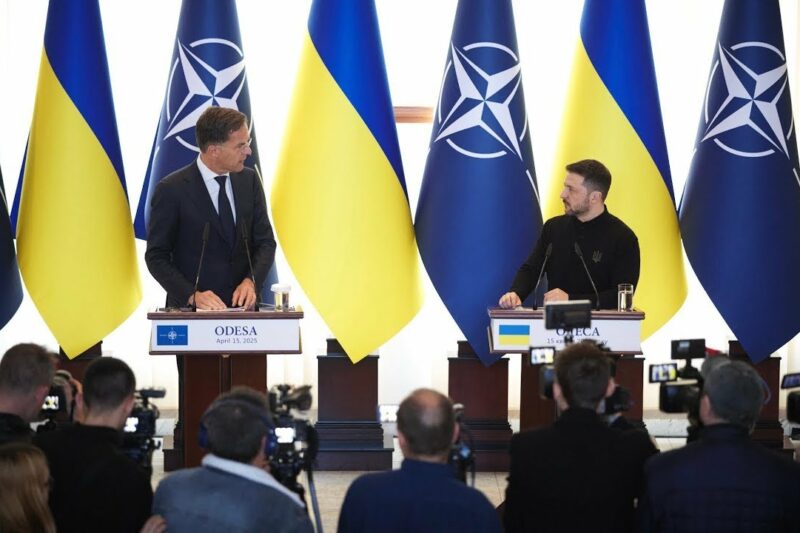 [жестова мова] Спілкування зі ЗМІ за підсумками зустрічі Володимира Зеленського та Марка Рютте
