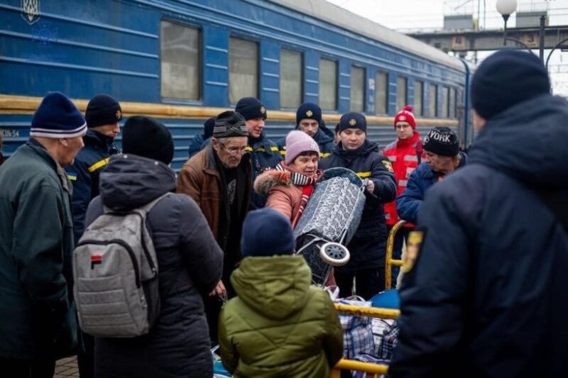 З громад Донеччини за тиждень евакуйовано 66 дітей з родинами