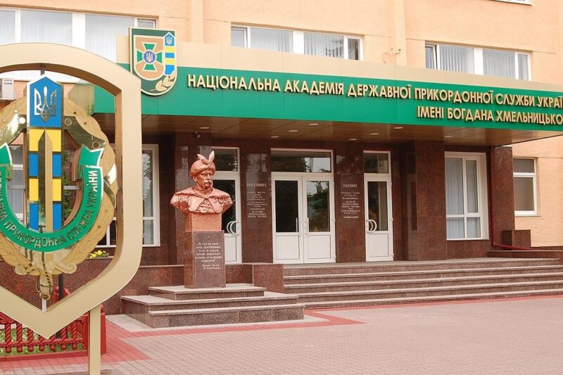 Застрелився з автомата: в Хмельницькому розслідують самогубство курсанта