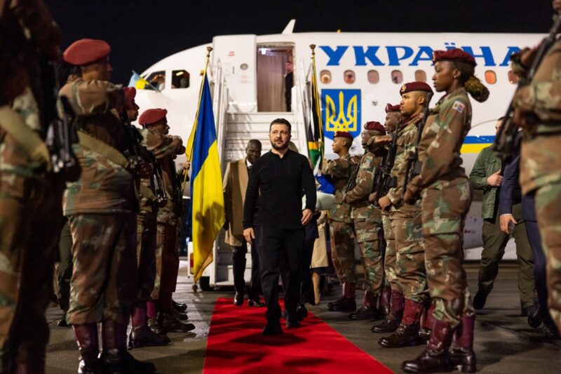 Зеленський прибув у ПАР з робочим візитом