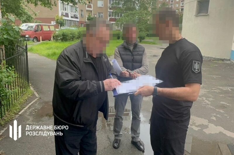 Екскерівник управління Міграційної служби нарахував собі 365% премії