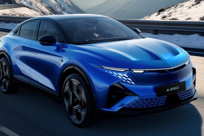 Французька Alpine представила електричний кросовер A390 з трьома двигунами