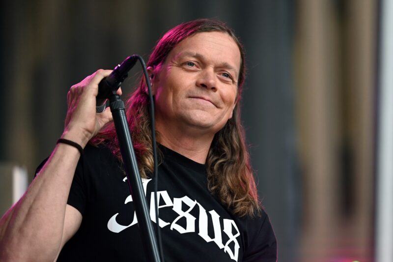 Фронтмен 3 Doors Down Бред Арнольд розповів про боротьбу з раком