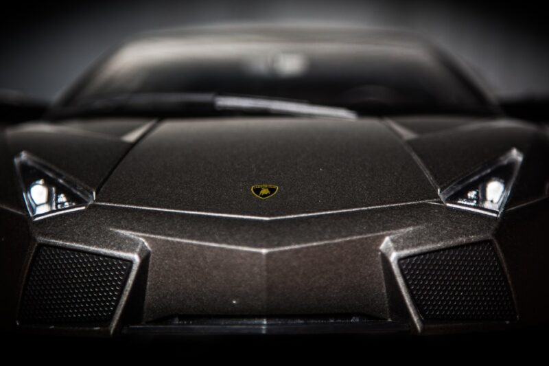 Гібриди принесли Lamborghini майже €900 млн з аквартал
