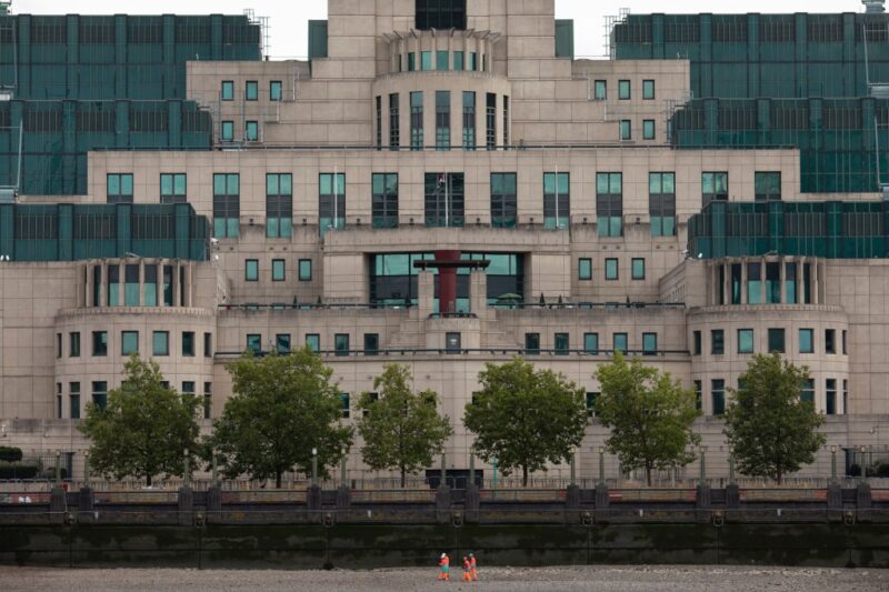 Головою британської розвідки MI6 вперше в історії стане жінка – ЗМІ