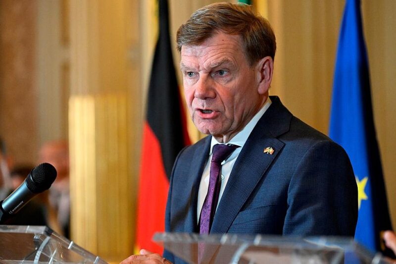 Німеччина засекретила постачання зброї Україні
