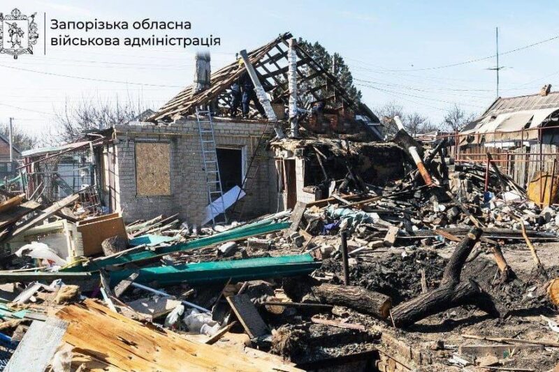 РФ скинула п’ять авіабомб на село на Запоріжжі: під завалами люди