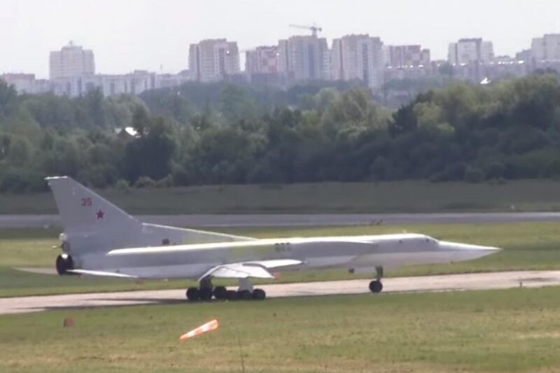 Росія перекинула 40 Ту-22М3 на аеродром Оленья – ЗМІ