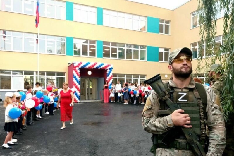 Росіяни на окупованій Луганщині закриють понад 100 шкіл – ОВА