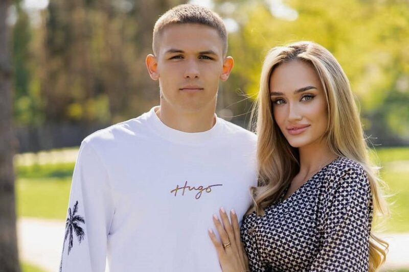 Сікан вперше став татом, про що повідомила його кохана, виклавши фото