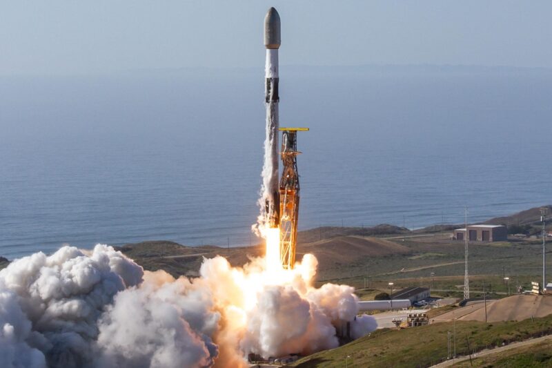 SpaceX запустила дві ракети за шість годин