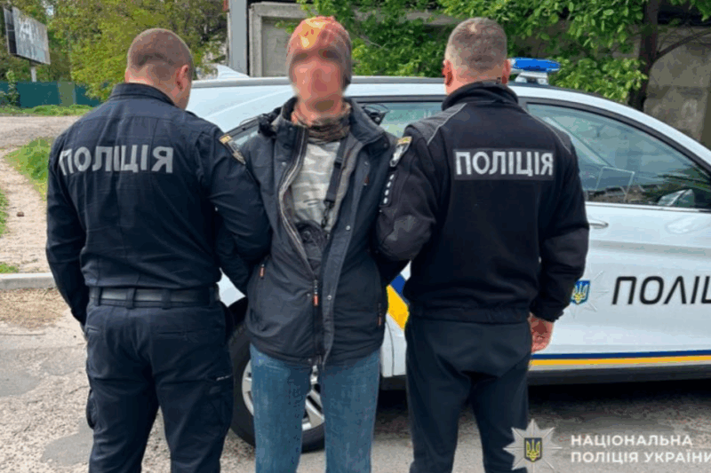 У Чернігові чоловік погрожував ножем військовим ТЦК