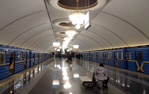 Новини Києва - У Києві обмежили рух "червоною" лінією метро