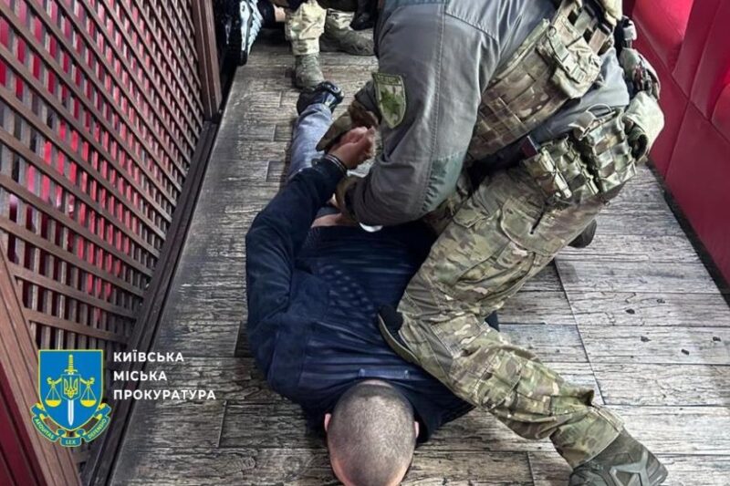 У Києві поранили іноземця під час пограбування – підозрюваних затримали