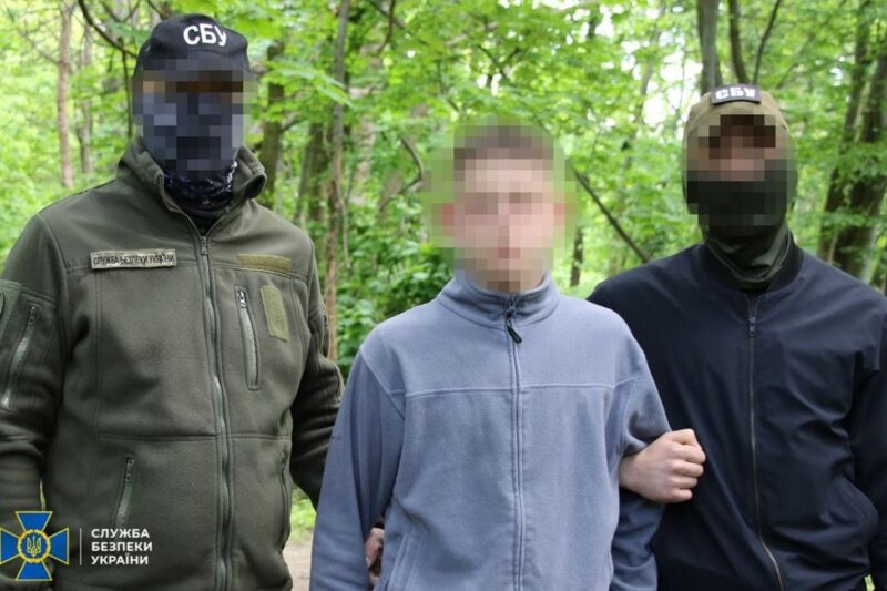 У Києві затримали підлітка, який збирався підірвати ТЦК