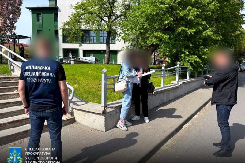 У Луцьку адвокатка “виводила” з розшуку ухилянтів