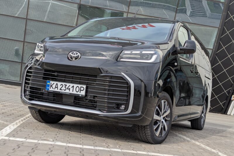 Великий вен та ще більші можливості: Toyota Proace і Proace Verso