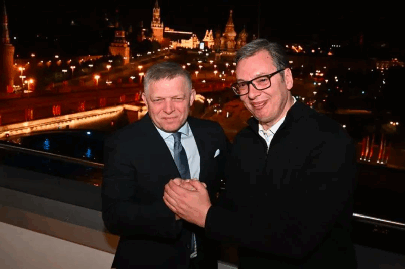 Вучич та Фіцо зустрілися у Москві на фоні Кремля