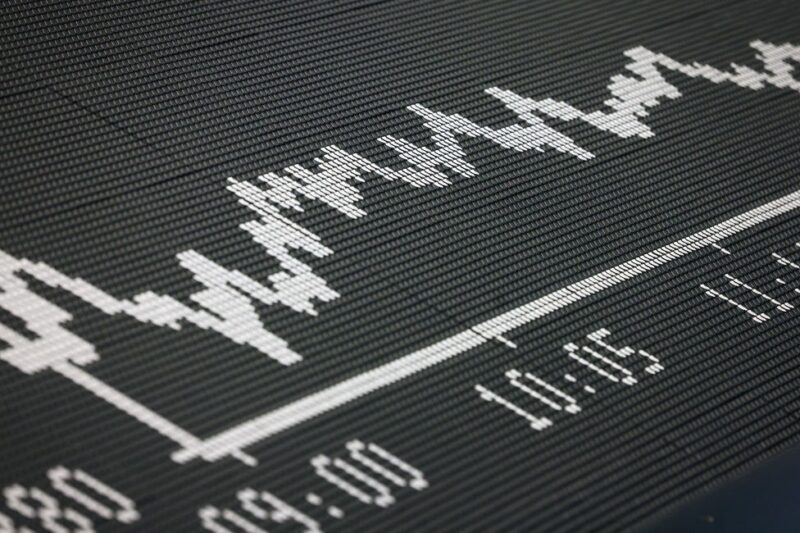 Європейські ринки обвалилися після заяви Трампа про 50% мито