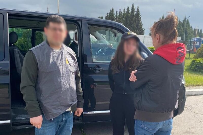 З Німеччини екстрадували підозрювану у розкраданні землі під Києвом